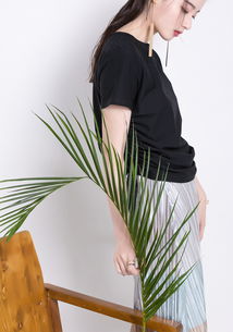 女裝設(shè)計(jì) 時(shí)尚的藝術(shù)與個(gè)性的表達(dá)